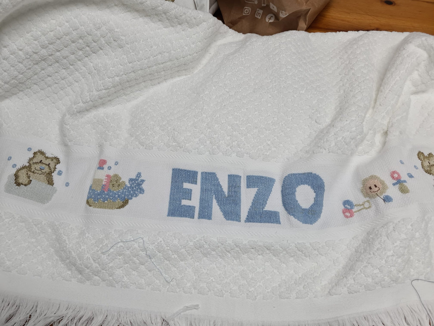 Toalla punto de cruz "Bebé"
